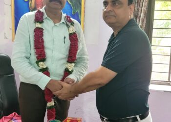 चामुंडेरी राजकीय विघालय में प्रिसिपल पद पर संजय परिहार ने पदभार ग्रहण किया, जनप्रतिनिधियों ने किया स्वागत