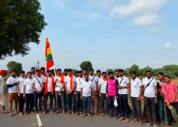 मनादर में गूंजे ‘जय बाबा री’ के जयकारेःबाबा रामदेवरा के लिए पैदल संघ हुआ रवाना, महाआरती में उमड़े लोग
