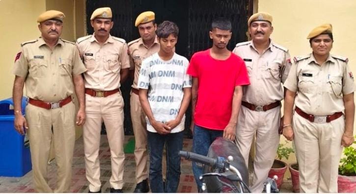 आबूरोड पुलिस ने बाइक चोरी के दो आरोपी पकड़े:, चोरी की बाइक भी बरामद