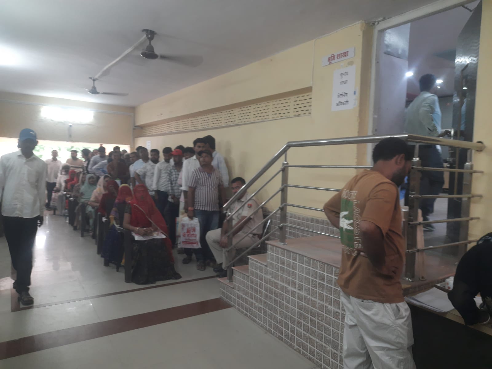तखतगढ़ निकाय चुनाव अंतिम दिन आवेदन जमा करने वालों का उमड़ा हुजुम