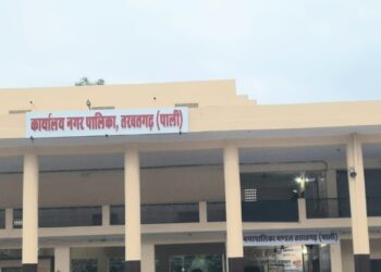 तखतगढ-लेखा प्रकोष्ठ मे चुनाव डयूटी से बिना बताए अनुपस्थित रहने पर सहायक राजस्व अधिकारी को RO ने थमाया नोटिस