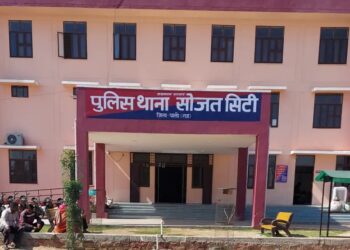 बुजुर्ग महिला ने किया सुसाइड: छत के बाथरूम में लगाया फंदा, मानसिक बीमारी से जूझ रही थी