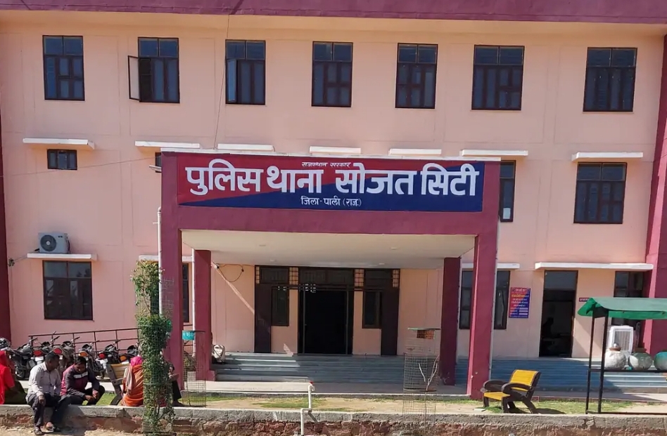 बुजुर्ग महिला ने किया सुसाइड: छत के बाथरूम में लगाया फंदा, मानसिक बीमारी से जूझ रही थी