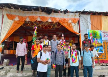 चामुंडेरी से 25 श्रदालुओ का जत्था बाबा रामदेवजी दर्शन को पैदल रवाना, ग्रामीणों ने किया स्वागत
