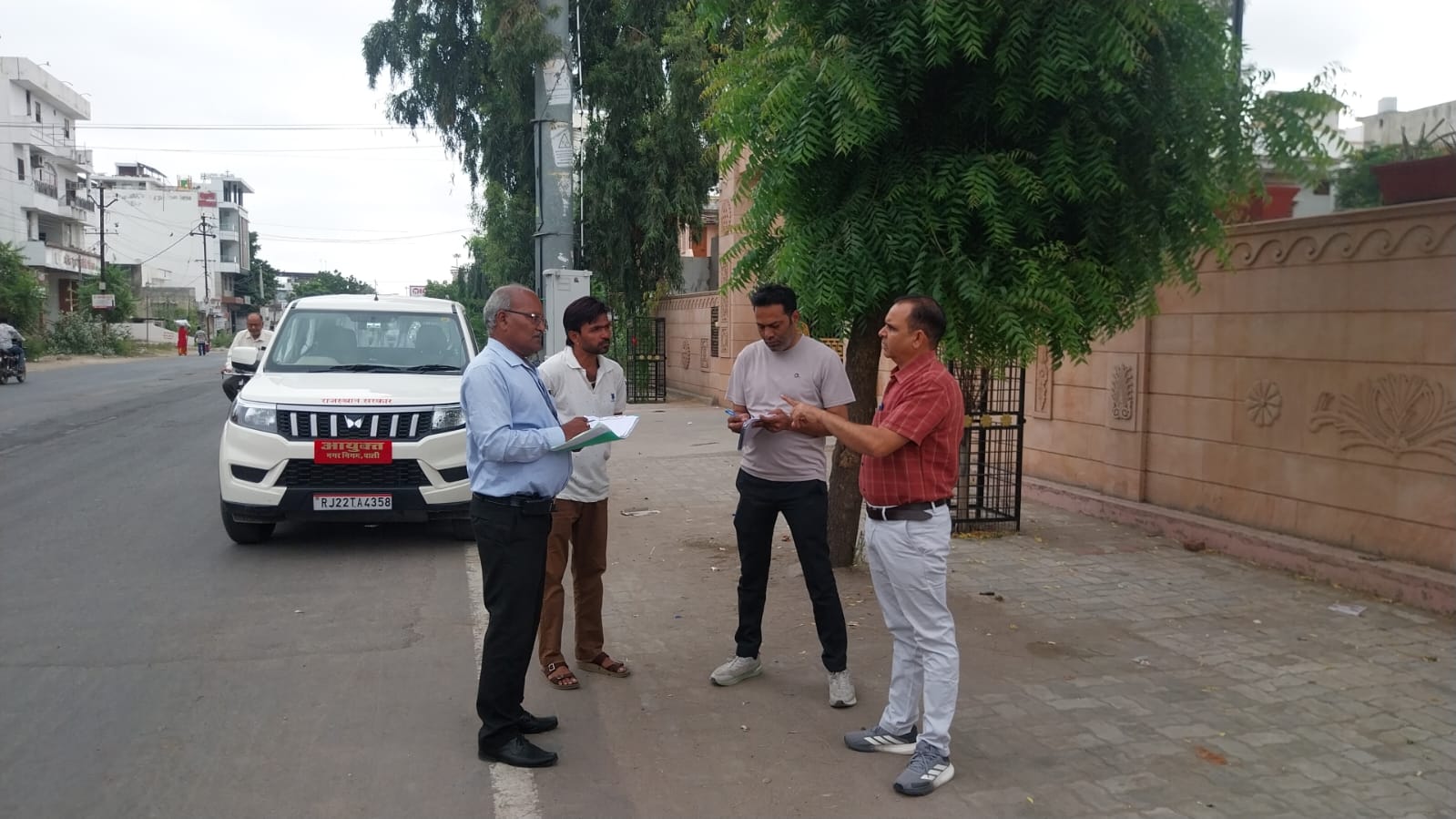 पाली-सफाई व्यवस्था का निरीक्षण कर स्वास्थ्य जमादारों को जारी किए कारण बताओ नोटिस