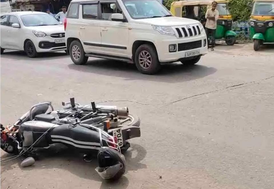 मंडार के मुख्य बस स्टैंड पर हाईटेंशन तार गिरा: बाइक सवार युवक को लगा करंट का झटका, टैक्सी ड्राइवरों ने खींचा