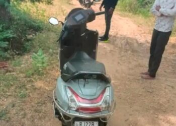 पाली-स्कूटी खड़ी कर ट्रेन के आगे कूदा बुजुर्ग, मौतःपटरियों पर फैले शव के टुकड़े; 3 साल पहले हुए थे रिटायर