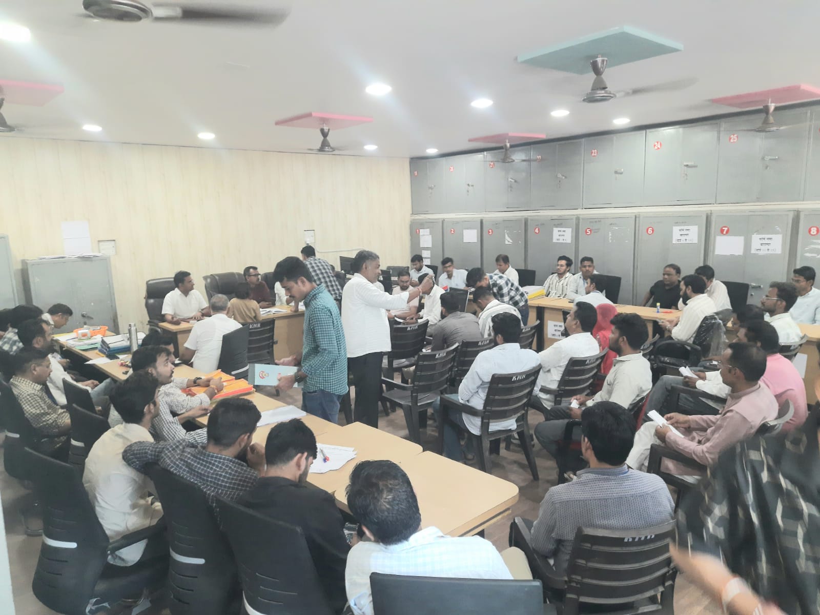 तखतगढ-निकाय चुनाव रणभेरी का रास्ता साफ,प्रत्याशीयो को चुनाव चिह्न आवंटित होते ही चुनावी कार्यालयो का हुआ उद्घाटन