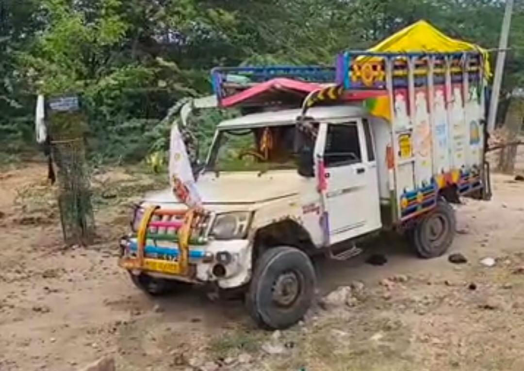 पाली- पिकअप पलटी, 15 घायल 9 को किया जोधपुर रेफर,रामदेवरा दर्शन को जा रहे थे,एक्सेल टूटने से हुआ हादसा