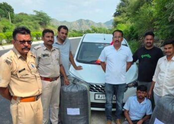 पिंडवाड़ा-इर्टिगा कार से कुल 44.650 किलोग्राम अवैध डोडा पोस्त बरामद कर एक अभियुक्त को किया गिरफ्तार।