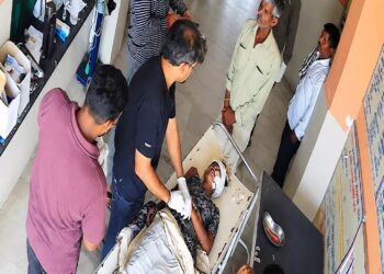 चामुंडेरी में अज्ञात वाहन की टक्कर से महिला घायल, नाना चिकित्सा अधिकारी डॉ ने घायल का ततपरता से उपचार कर हालत गभीर होने पर किया रेफर