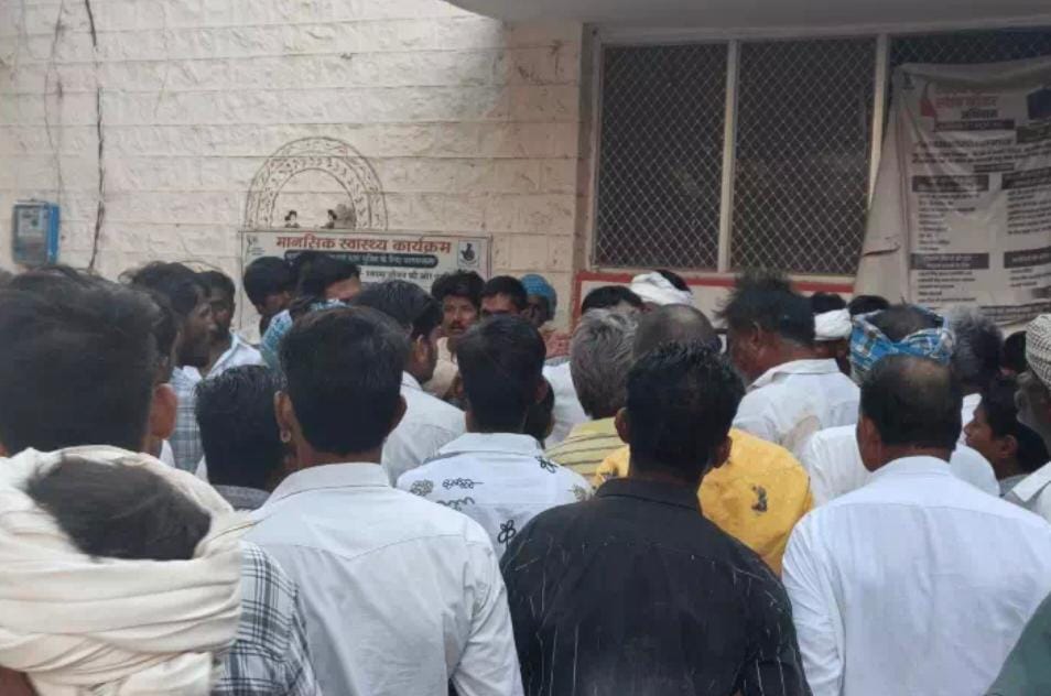 दो युवकों की मौत का मामला,18 घंटे बाद बनी सहमतिः परिजन शव लेकर घर रवाना, बाइकों की भिड़ंत में हुई थी दो युवकों की मौत