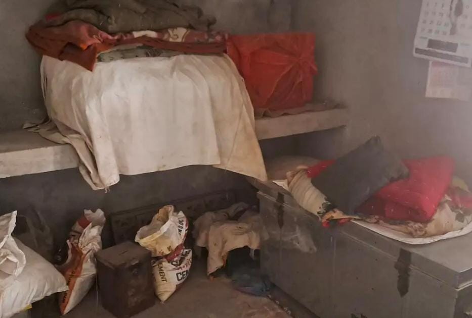 पाली में 30 लाख के गहने-1 लाख कैश चोरी:परिवार बरामदे में सो रहा था, आवाज सुनकर वृद्धा जागी तो भागे चोर