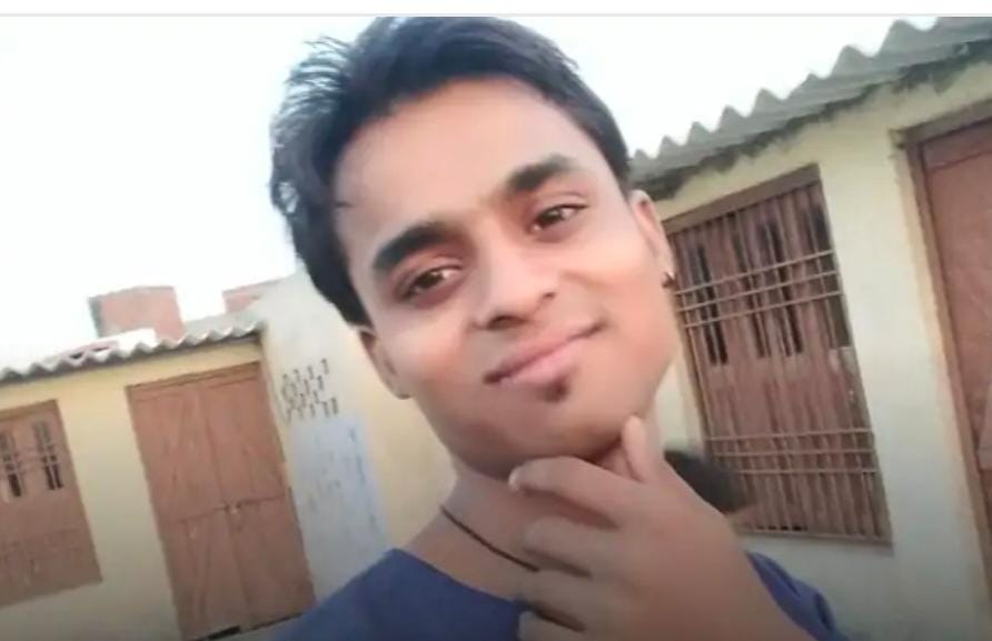 शादी की सालगिरह से एक-दिन पहले युवक ने किया सुसाइड: पत्नी रात में ही 7 साल के बच्चे के साथ फरार, पड़ोसी से अफेयर का आरोप