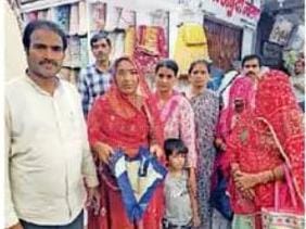 शिवगंज में वारदात; सीसीटीवी में बस स्टैंड की ओर जाती दिखीं संदिग्ध युवतियां,बैग में चीरा लगाकर 50 हजार का पर्स ले गईं