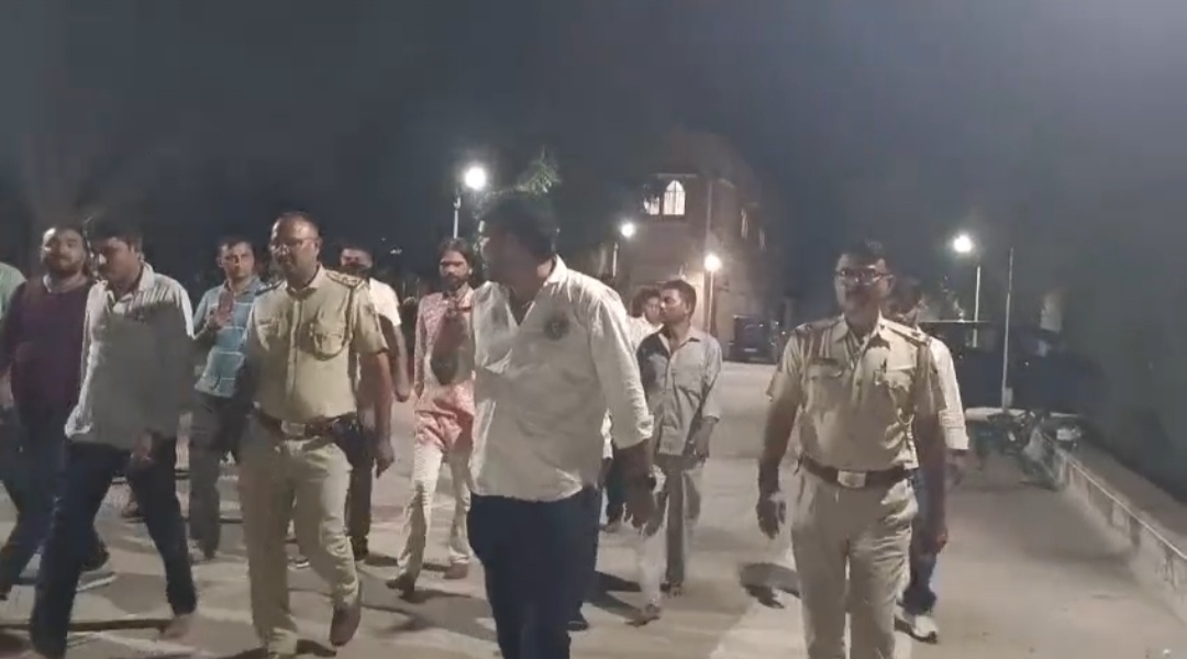 तखतगढ़- पार्षदों की बाड़ाबंदी में पुलिस की दखल अंदाजी का वीडियो हुआ वायरल