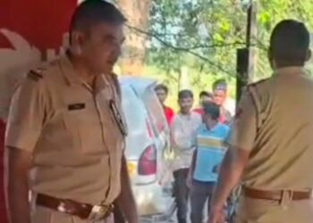 स्वरूपगंज में युवक की पत्थर से कुचलकर हत्याः शव की पहचान नहीं हो पाई, पुलिस हत्यारों की तलाश में जुटी