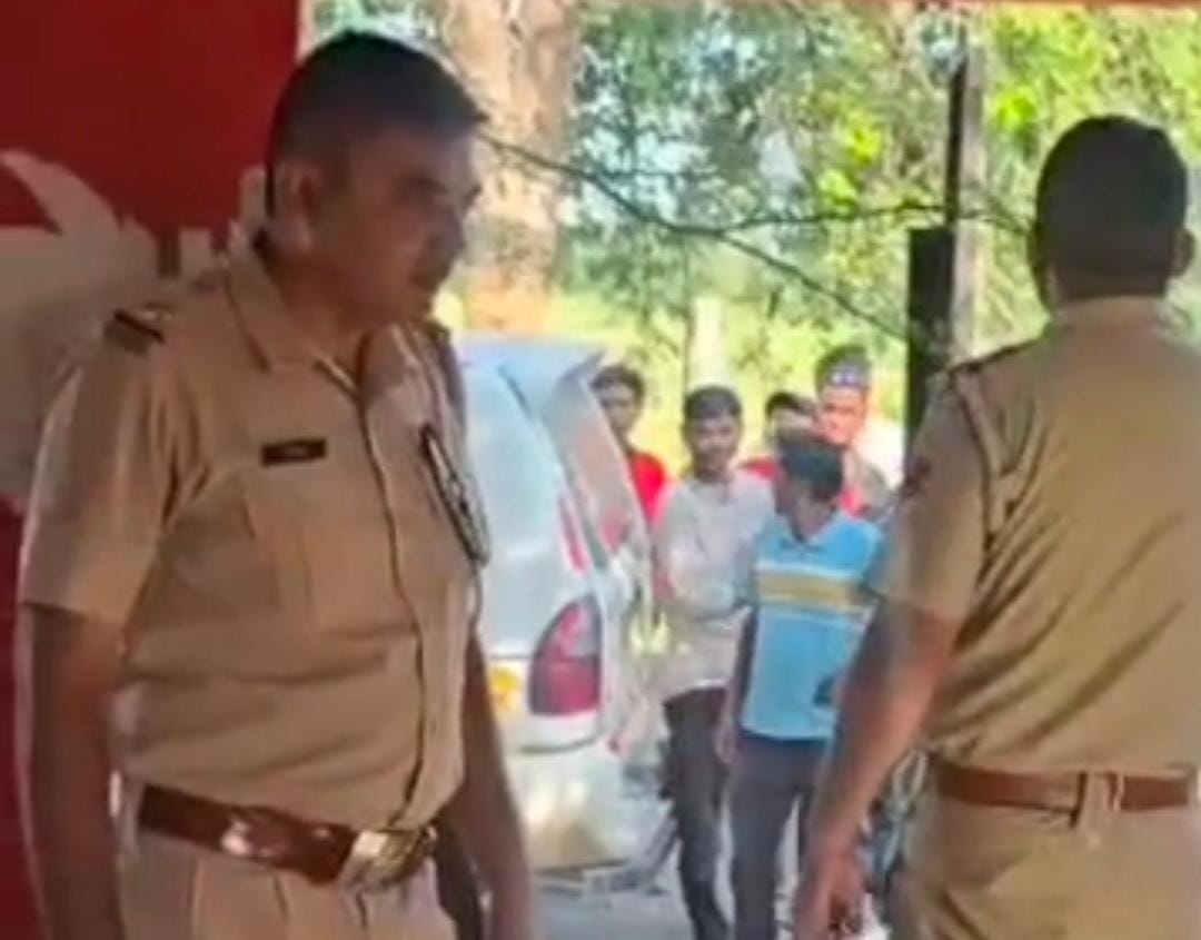 स्वरूपगंज में युवक की पत्थर से कुचलकर हत्याः शव की पहचान नहीं हो पाई, पुलिस हत्यारों की तलाश में जुटी