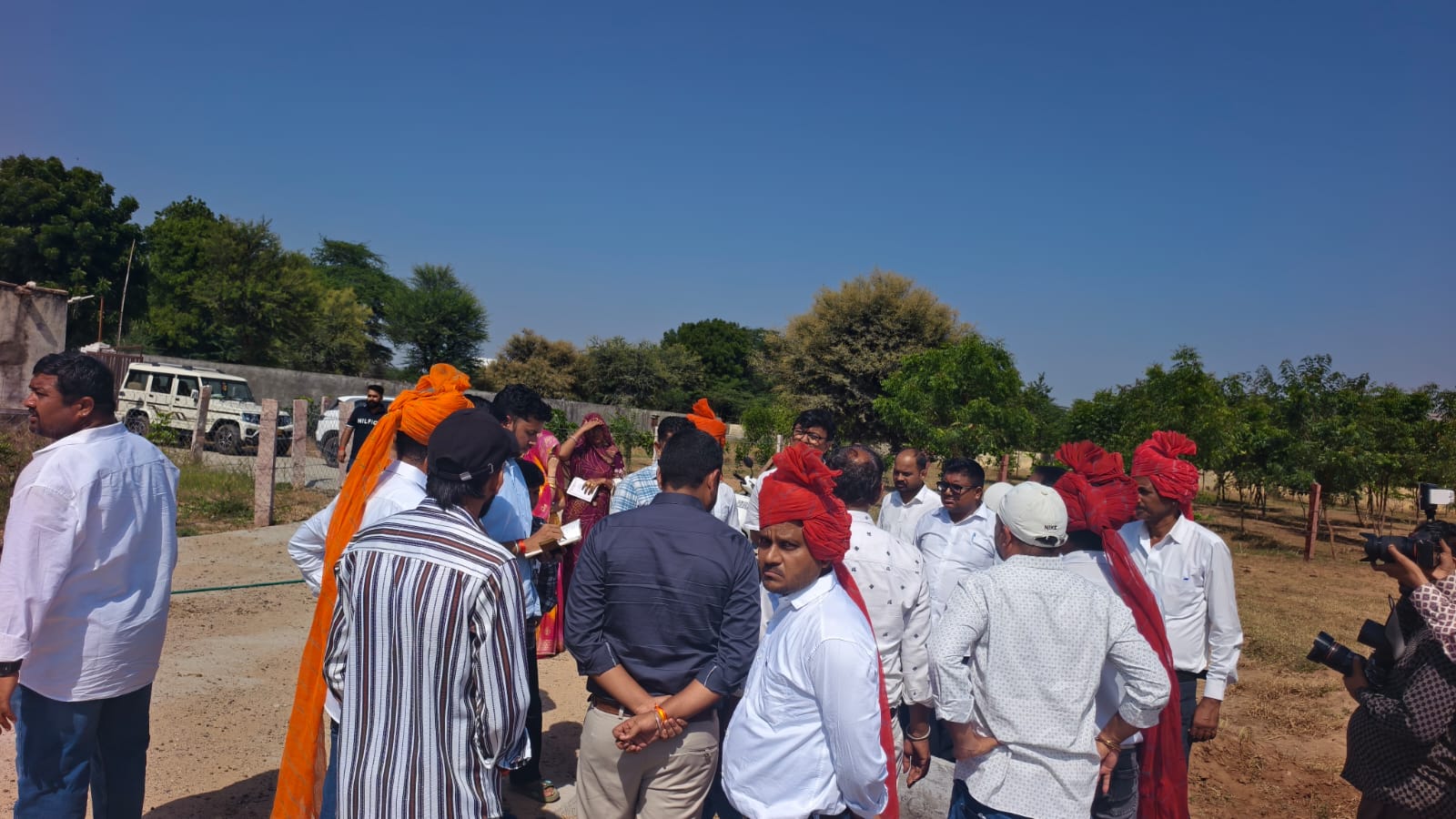 फालना नवनिर्वाचित अध्यक्ष उपाध्यक्ष पार्षदो ने पदभार ग्रहण करने के बाद गौशाला का निरक्षण किया