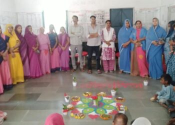 चामुंडेरी ग्राम में आंगन मिलन सेवा कार्यक्रम में अतिथियों का हुआ सम्मान