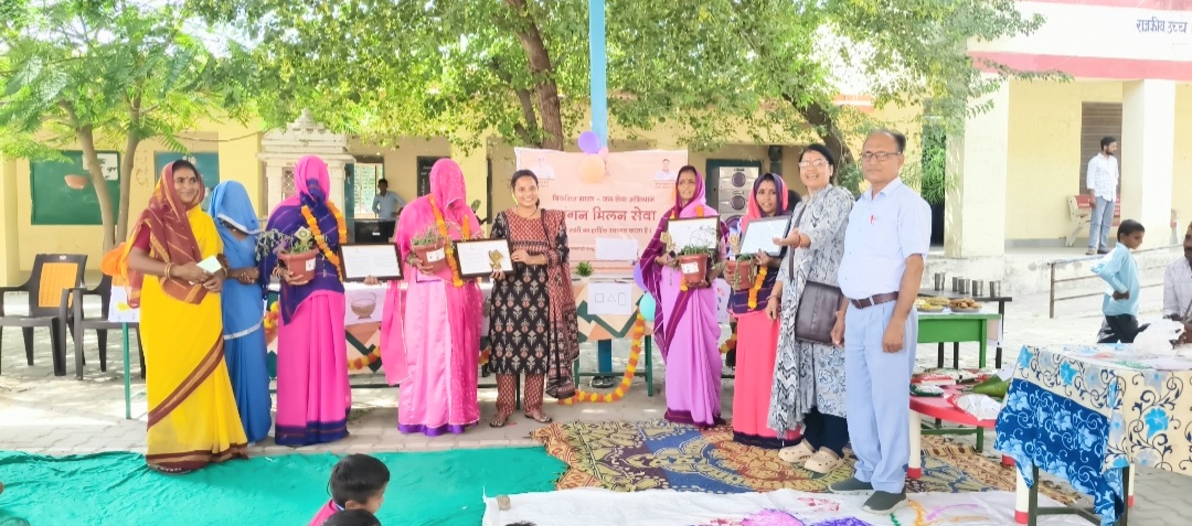 तखतगढ-आंगनवाड़ी केन्द्रों में आंगन मिलन सेवा कार्य,गर्भवति महिलाओं की गोद भराई