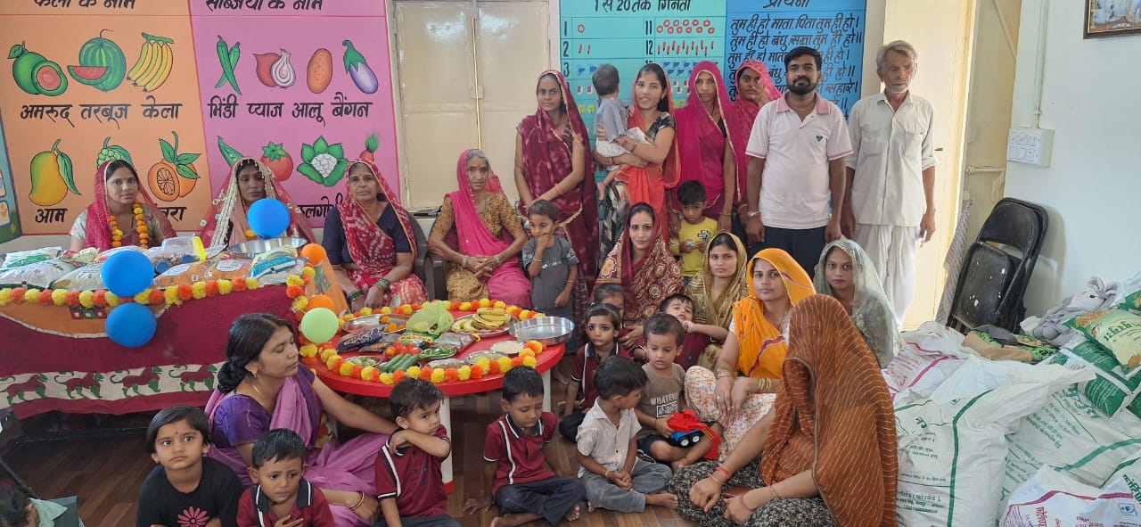 विकसित भारत के तहत गर्भवती महिलाओं चुनरी ओढ़ाकर गोद भराई रस्म निभाई