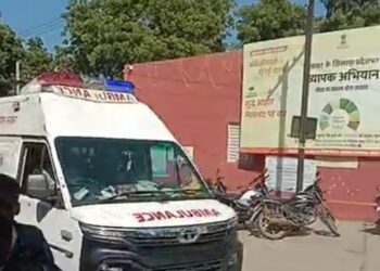 मिक्सर मशीन में महिला श्रमिक का हाथ फंसाः मनादर गांव में निर्माण कार्य के दौरान हादसा, सिरोही ट्रॉमा सेंटर में इलाज जारी