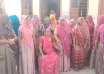 पादरली मे नर्मदा नीर की 2 महिनो से भारी किल्लत महिलाओं में आक्रोश!