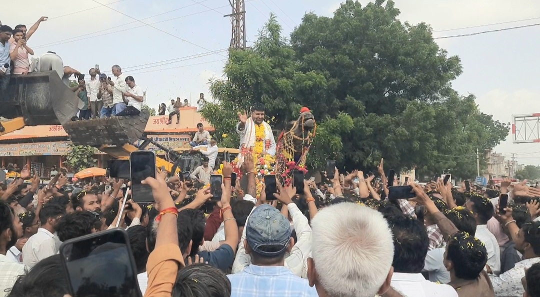 तखतगढ-रविंद्रसिंह भाटी की यात्रा मे जेब कतरो मामले मे एक महिला सहित चार को लिया हिरासत मे