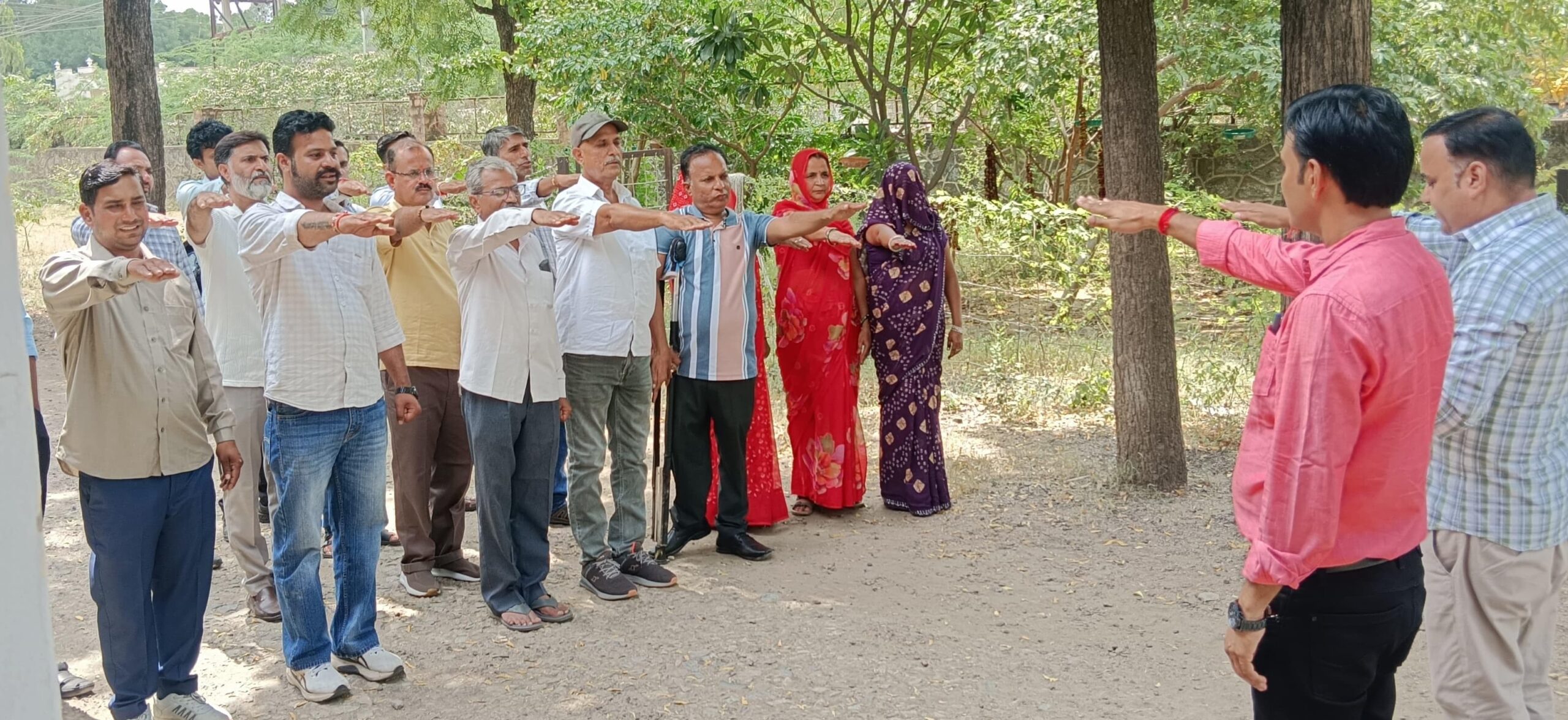 फालना में विधूत कर्मचारियों को दिलाई गई मतदाता जागरूकता की शपथ