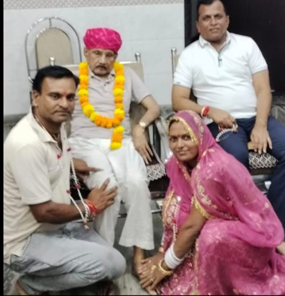 बाली-पूर्व विधायक अमृत परमार का आशीर्वाद लेकर कांग्रेश प्रत्याशी सीता देवी ने भाजपा प्रत्याशी देवी बाई के समर्थन में लिया नामांकन वापिस निर्विरोध अध्यक्ष