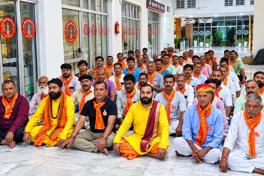 बाली पूर्व विधायक अमृत परमार ने 32 गावो के 60 यात्रियों को श्री वैष्णोदेवी माता की निशुल्क करवाई यात्रा