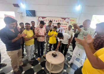 कांग्रेस ने मानसिक विमंदित बच्चों के साथ केक काटकर मनाया प्रदेशाध्यक्ष डोटासरा का जन्मदिन
