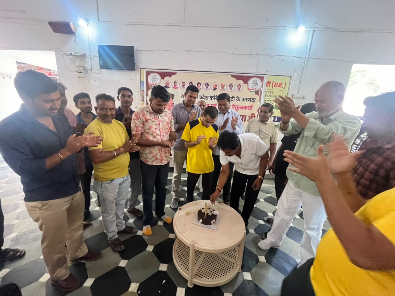 कांग्रेस ने मानसिक विमंदित बच्चों के साथ केक काटकर मनाया प्रदेशाध्यक्ष डोटासरा का जन्मदिन