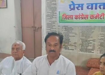 खेत पर पेड़ से लटका मिला युवक का शवः रात को बाजरे फसल की रखवाली के लिए खेत पर गया था; जांच में जुटी पुलिस