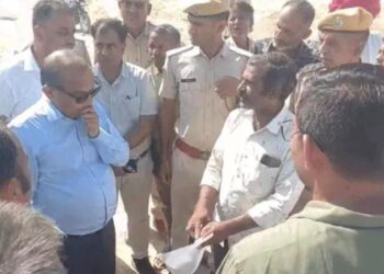जवाई नदी में बजरी खनन के गहरे गड्ढे देख कमेटी ने जताई नाराजगीः कमेटी ने 33 किमी क्षेत्र का निरीक्षण किया; अवैध खनन तत्काल रोकने के निर्देश