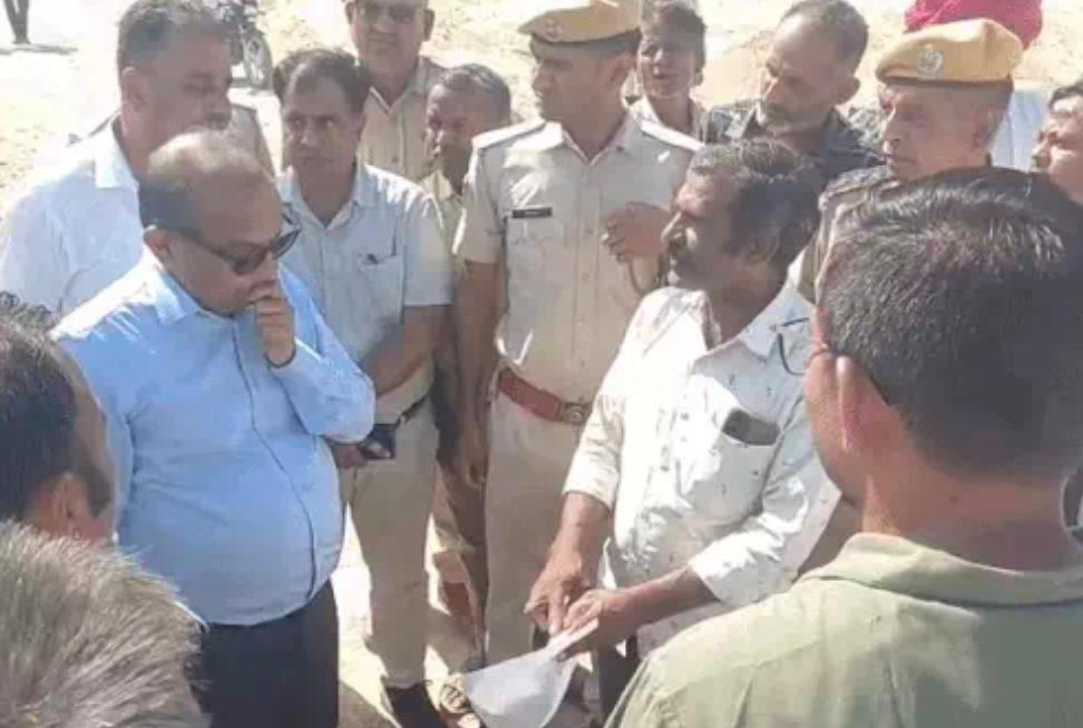 जवाई नदी में बजरी खनन के गहरे गड्ढे देख कमेटी ने जताई नाराजगीः कमेटी ने 33 किमी क्षेत्र का निरीक्षण किया; अवैध खनन तत्काल रोकने के निर्देश