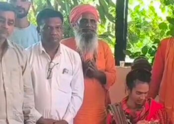 शिवगंज-संत त्रिवेणी गिरी महाराज की मौत पर बढ़ा आक्रोशः संतों ने निष्पक्ष जांच की मांग की, शिवगंज थाने के घेराव की दी चेतावनी