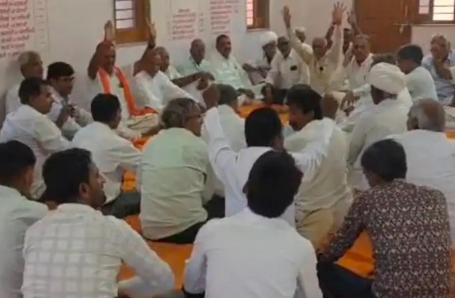 पंचायत चुनाव से पहले सिरोही में सियासी हलचल: राजपुरोहित समाज ने पिंडवाड़ा प्रधान के खिलाफ पारित किया निंदा प्रस्ताव