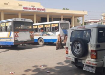 तखतगढ-रोडवेज बस स्टैंड परिसर में निजी बसों को खड़ा कर यातायात को प्रभावित करने की शिकायत के बाद पुलिस का एक्सन