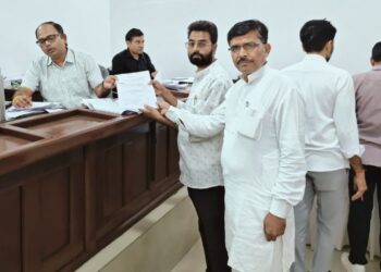 पाली जिला परिषद वार्ड 12 से एडवोकेट दिलीप कुमार मीणा को मिला कांग्रेस का टिकट, नामांकन किय्या पेश