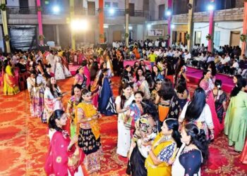 अग्रवाल समाज की गरबा स्पर्धा, तीन वर्गों में प्रतिभागियों ने दिखाई प्रतिभा