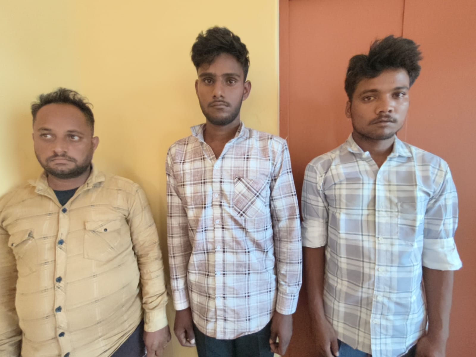 देसुरी-मकानों, मंदिरों एवं महिलाओं और बुजुर्गों से लुट चोरी करने वाली गैंग के 03 शातिर आरोपी गिरफतार शेष गैंग के सदस्यो की तलाश जारी