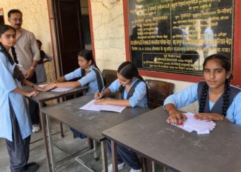 बेड़ा ग्राम में स्वीप कार्यक्रम के तहत पंचायत निर्वाचन जागरूकता को लेकर विभिन्न गतिविधियों का आयोजन किया गया