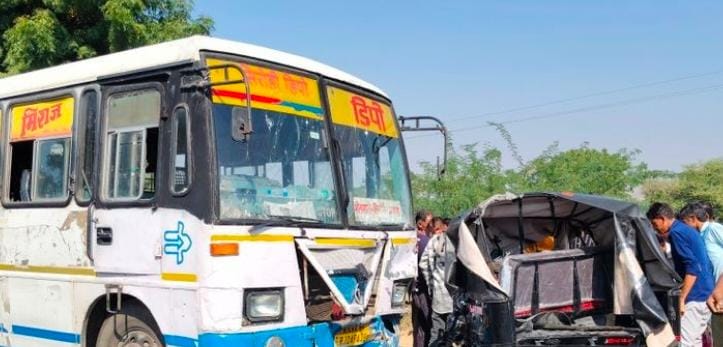 रामसीन भीनमाल रोड पर रोडवेज बस-टेंपो की भिड़ंत, मां, बेटा-बेटी की मौत: एक गंभीर घायल
