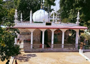 29 अक्टूबर को हजरत हाजी कादर का 49वां सालाना उर्सः साई जी की बेरी में दरगाह को आकर्षक रंगों और रोशनी से सजाया, सभी तैयारियां पूरी