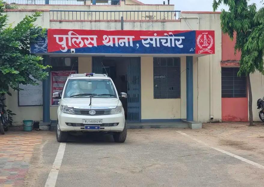 सांचौर में ड्रग्स तस्करी करते तीन गिरफ्तारः कुड़ा गांव में गश्त के दौरान पकड़ा, एमडी और स्विफ्ट कार जब्त