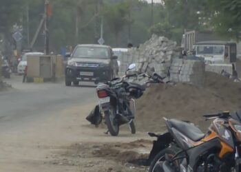 तखतगढ़ मैंन रोड के सौन्दर्यीकरण मे नाला निर्माण कार्य साबित हो रहा जानलेवा,खुले नाले में गिरा बुजुर्ग हुआ घायल,सुरक्षा व्यवस्था पर उठ रहे बडे सवाल