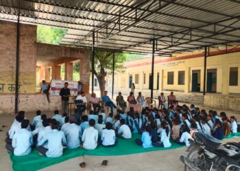 सलोदरिया-विद्यार्थियों को बचत और साइबर फ्रॉड से बचाव के प्रति किया जागरूक,मृतका के नॉमिनी के खाते में रू 2 लाख जमा करवाए