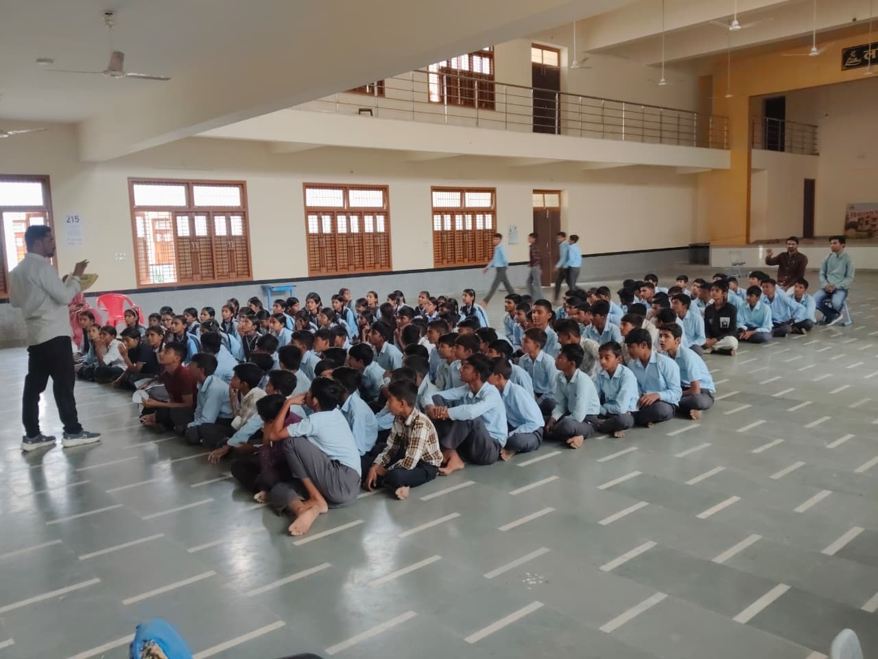 बलाना मे विद्यार्थियों को बचत और साइबर फ्रॉड से बचाव के प्रति किया जागरूक